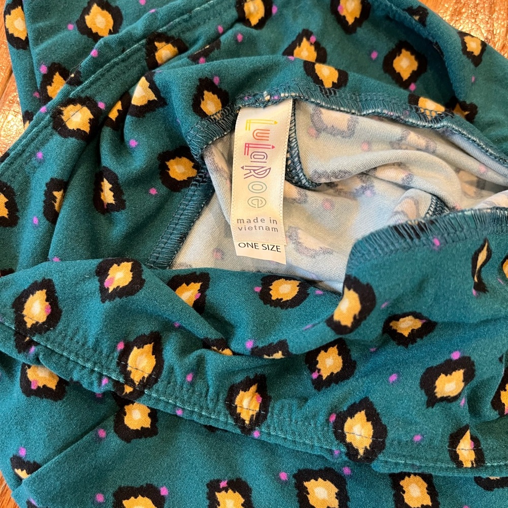 LuLaRoe Leggings - Size OS - Teal - Picture 4 of 4